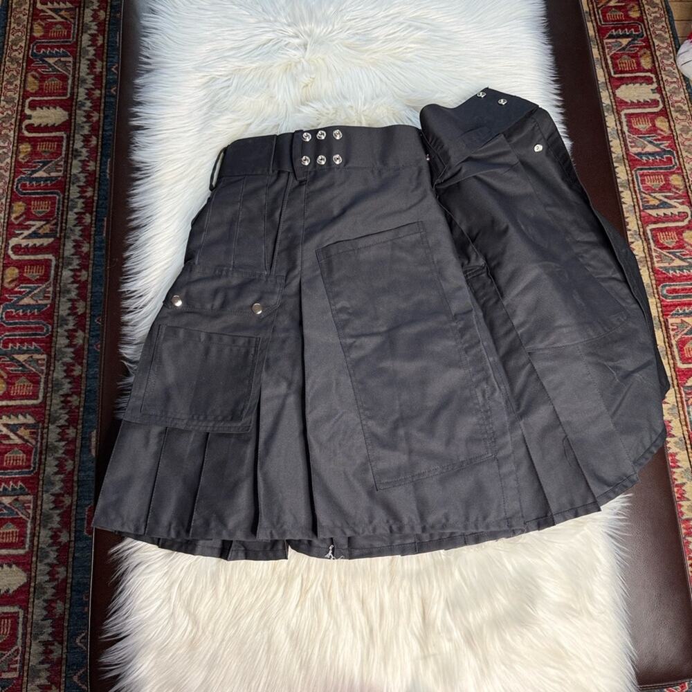UT Kilts Black Glen Crae Utility Men’s Kilt - Picture 6 of 8